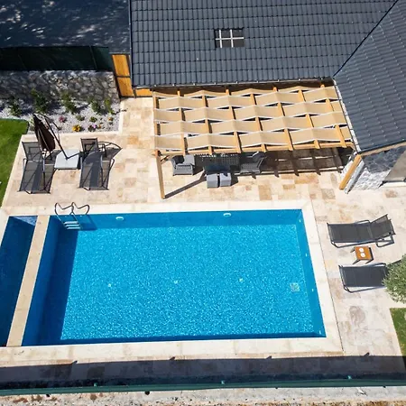 Sanabel Villalari Villa *