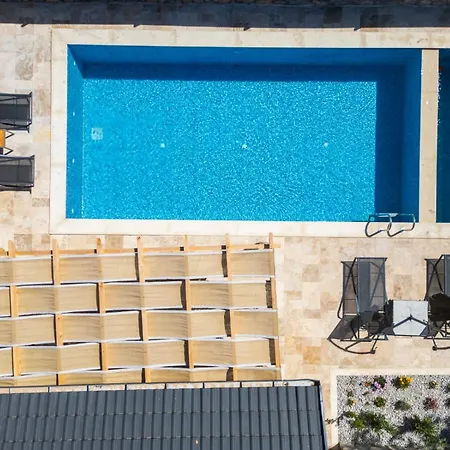 Sanabel Villalari Villa